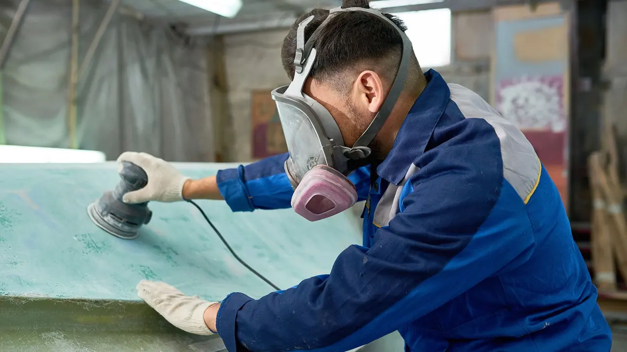 Gelcoat decontamination on a hull